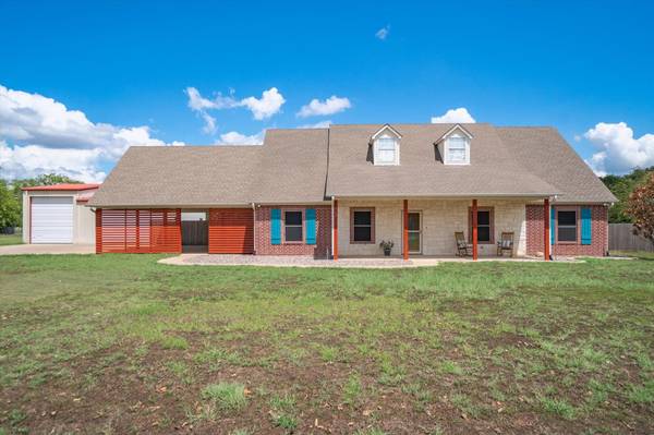 319 Whipporwill Drive,  Wills Point,  TX 75169