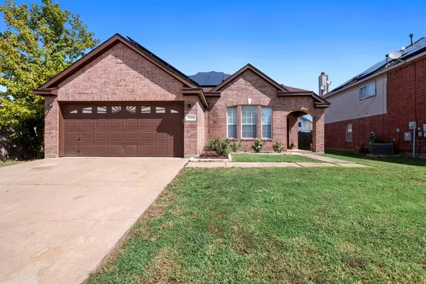 7205 Lake Whitney Drive, Arlington, TX 76002