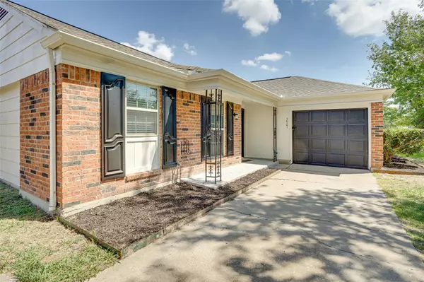 3901 Springside Drive, Fort Worth, TX 76137