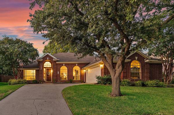 2720 Meadow Wood Drive, Flower Mound, TX 75022