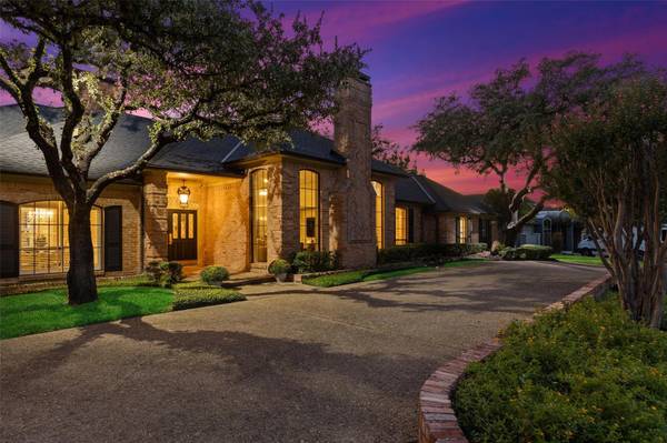 6019 Twin Coves Street,  Dallas,  TX 75248