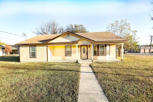 1101 Jackson Street, Bowie, TX 76230