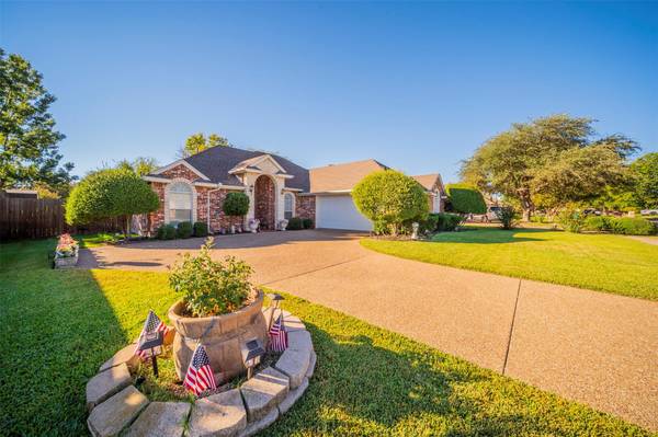 714 Mcmurry, Waxahachie, TX 75165