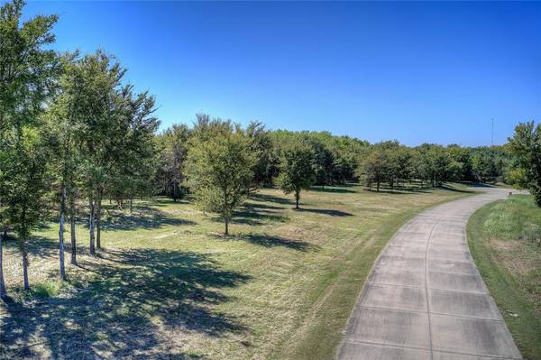 2077 Parkview Drive, Wills Point, TX 75169