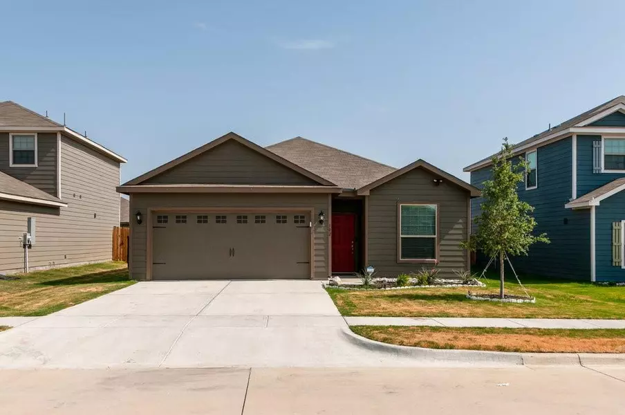 102 Lady Bird Court, Venus, TX 76084