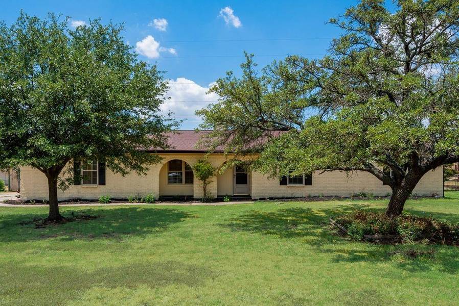 10701 Shannon Valley Drive, Crowley, TX 76036