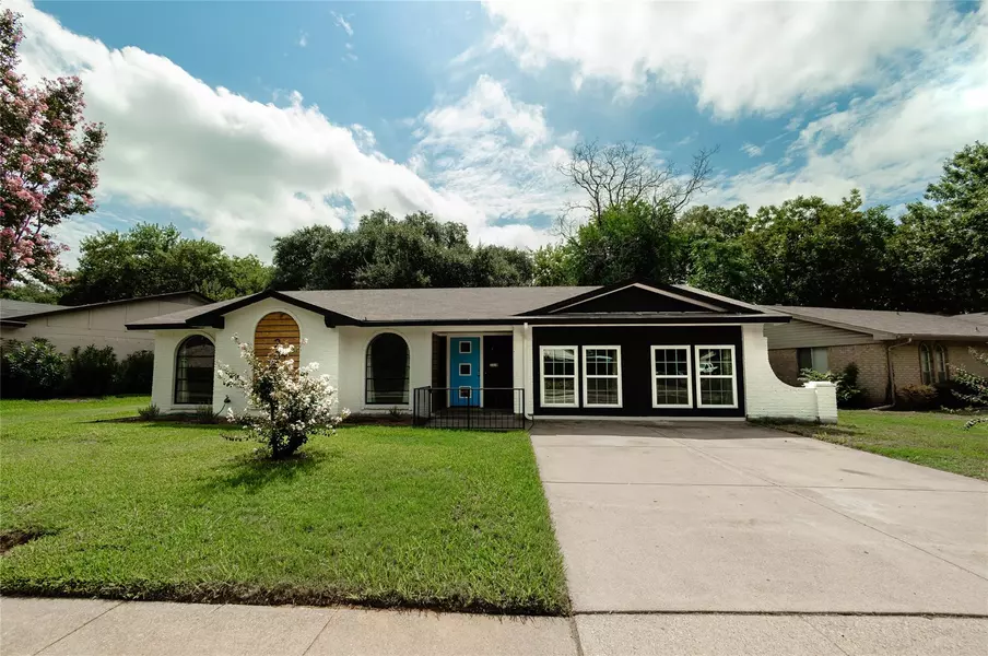 2310 Vineyard Drive, Arlington, TX 76015