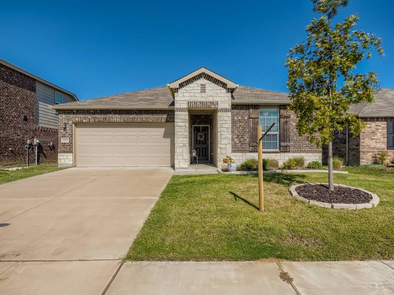 1629 Waggoner Drive, Aubrey, TX 76227