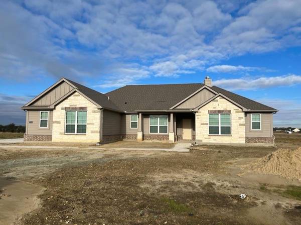 2712 Burr Oak Road, Terrell, TX 75161