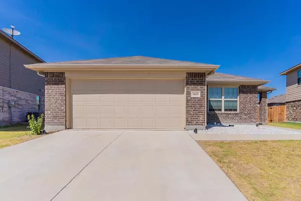 3025 Antler Point Drive, Fort Worth, TX 76108