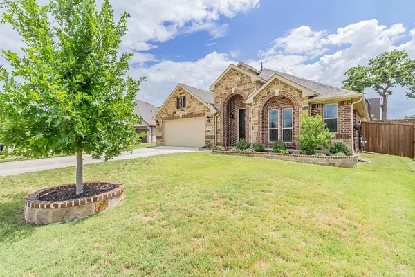 Burleson, TX 76028,1120 English Oak Court