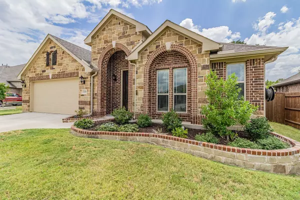 Burleson, TX 76028,1120 English Oak Court