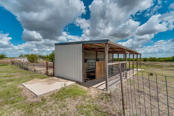 Hubbard, TX 76648,1242 Hcr 3350 N