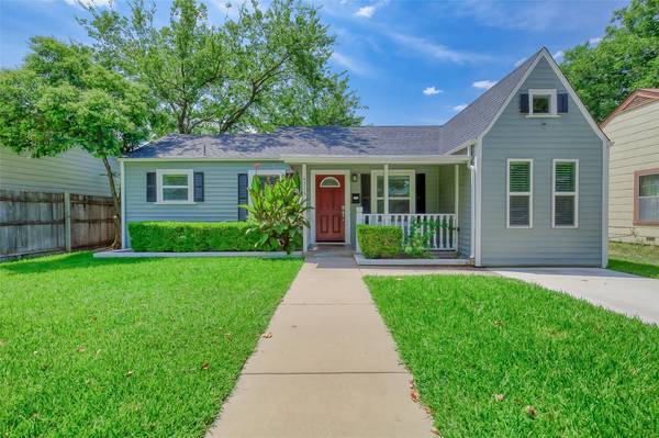 4713 Calmont Avenue, Fort Worth, TX 76107