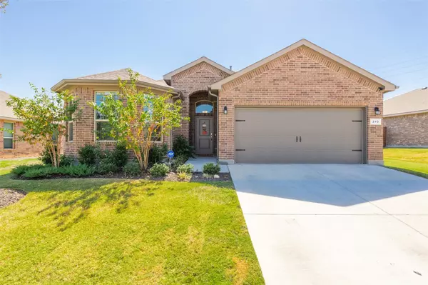 313 Running Water Trail, Fort Worth, TX 76131