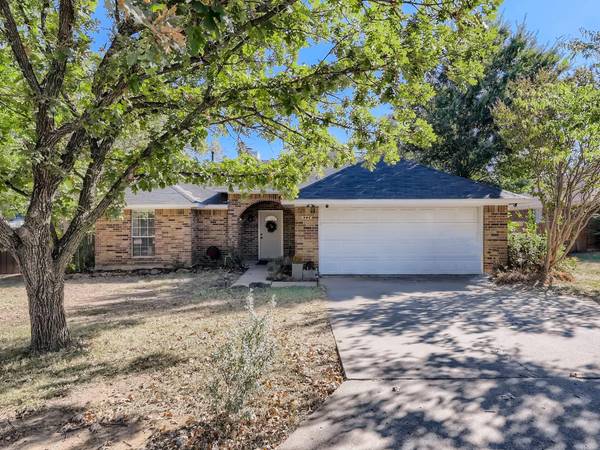 5224 Gaelic Court,  Denton,  TX 76208