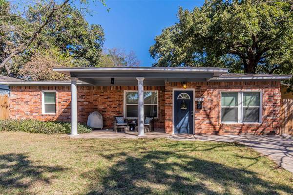 337 Ash Street,  Lewisville,  TX 75057