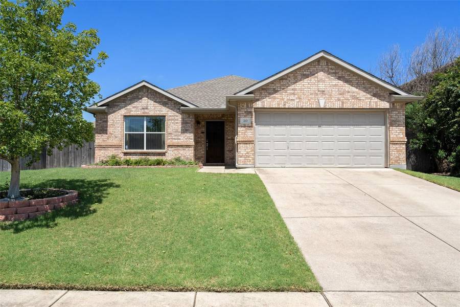 213 Foreston Drive, Roanoke, TX 76262