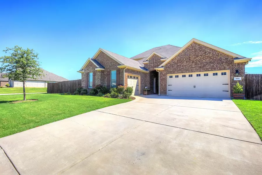 621 Woodridge Drive, Oak Point, TX 75068