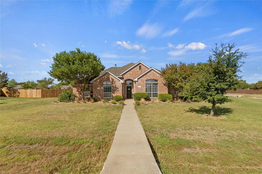 1100 E Sharpshire Drive, Waxahachie, TX 75165