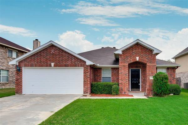 2104 Collington Drive, Roanoke, TX 76262