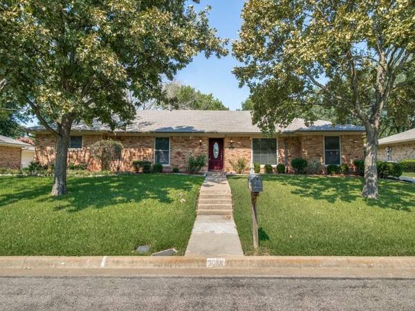 3004 Redbud Trail, Sherman, TX 75092