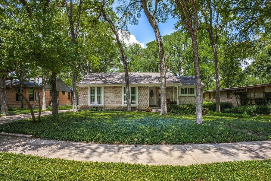 8811 Vinewood Drive, Dallas, TX 75228