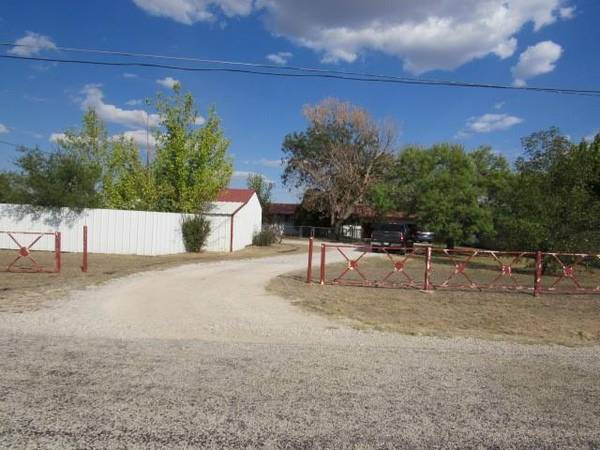 120 County Road 154, Bangs, TX 76823