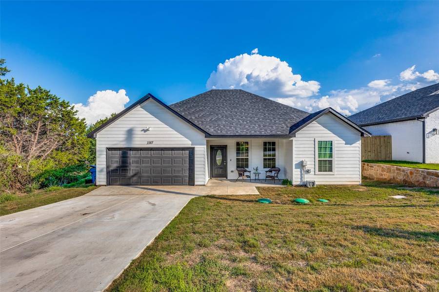 2317 Forest Hill Lane, Granbury, TX 76048