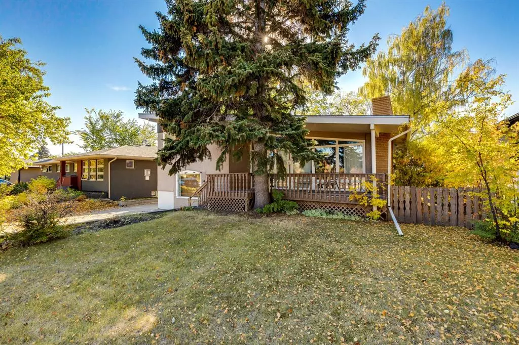 Calgary, AB T2V 1Z2,34 Meadowlark CRES SW