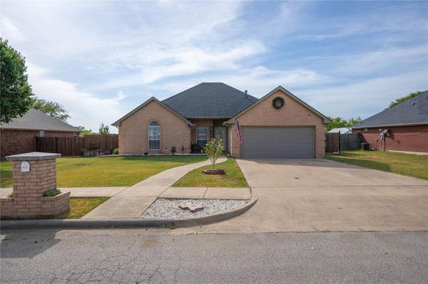 145 N Point Drive, Krum, TX 76249