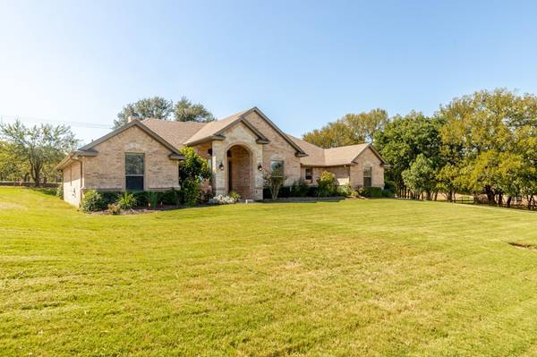 6909 Westover Drive, Granbury, TX 76049