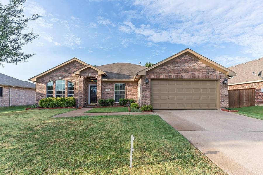 4702 Valleyview Drive, Mansfield, TX 76063