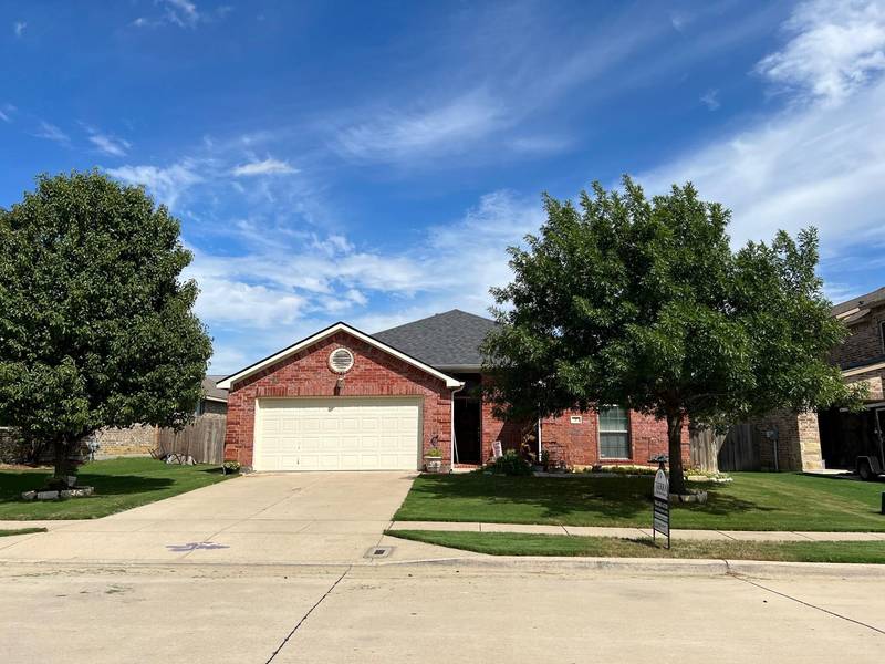 5 S Highland Drive, Sanger, TX 76266