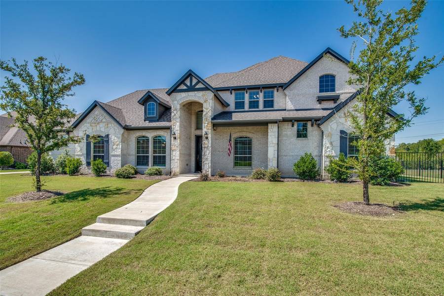 212 Falcon Point Drive, Heath, TX 75032