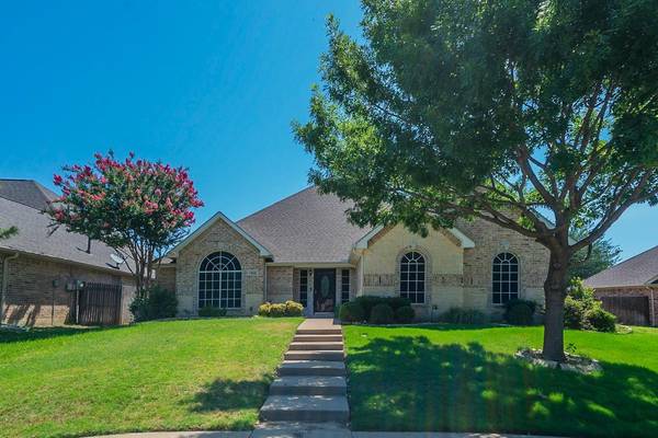 1802 Lakes Edge Boulevard, Mansfield, TX 76063