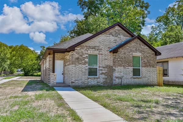 344 N Taylor Street, Gainesville, TX 76240