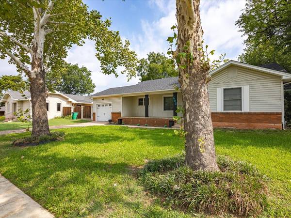 505 W Walnut Street, Bowie, TX 76230