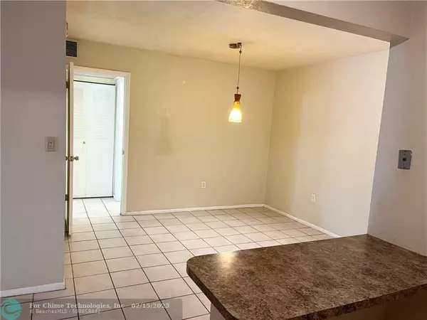 Plantation, FL 33313,7000 NW 17th St  #104