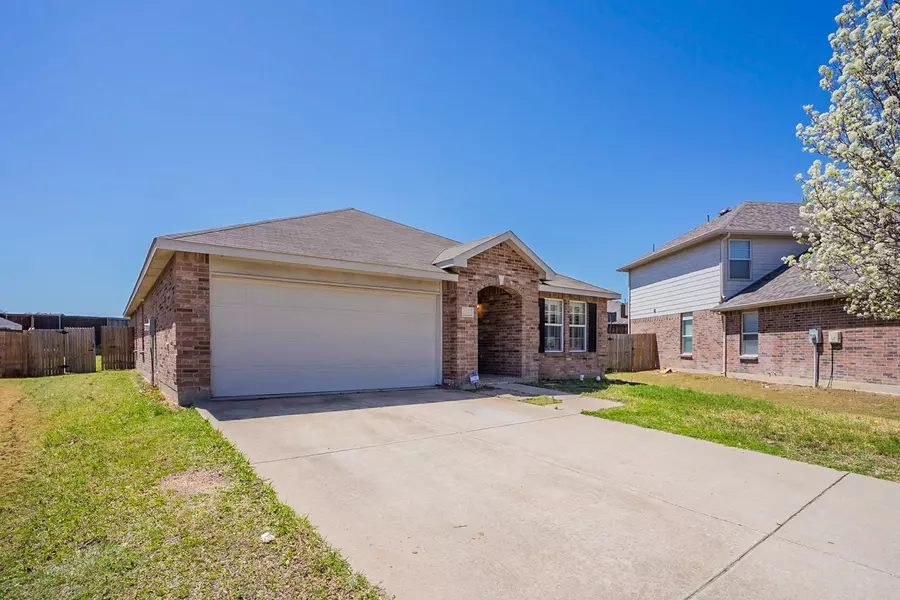 12549 Foxpaw Trail, Fort Worth, TX 76244