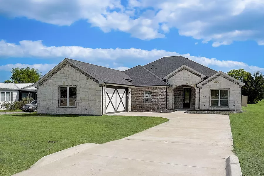 1518 Brookview Drive, Lancaster, TX 75146