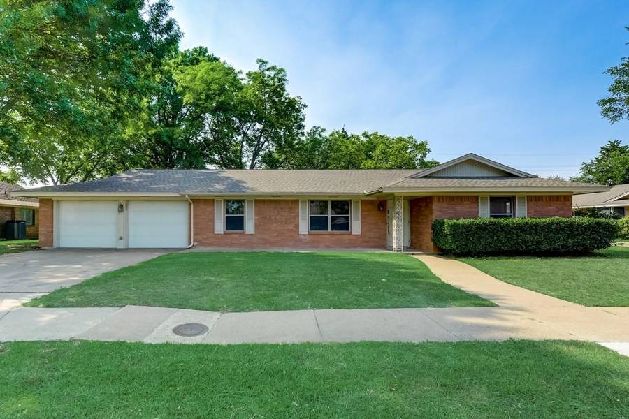 1414 Sundale Street, Ennis, TX 75119