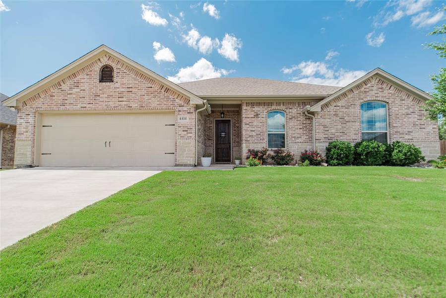 4414 Logan Circle, Granbury, TX 76049