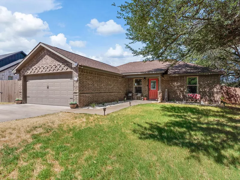 3112 Steepleridge Circle, Granbury, TX 76048