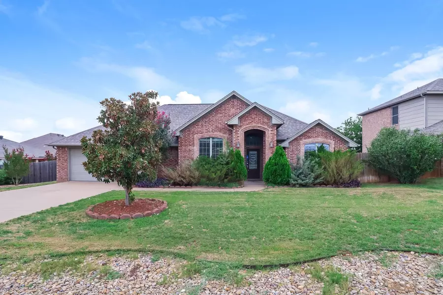 2942 Meandering Way, Granbury, TX 76049