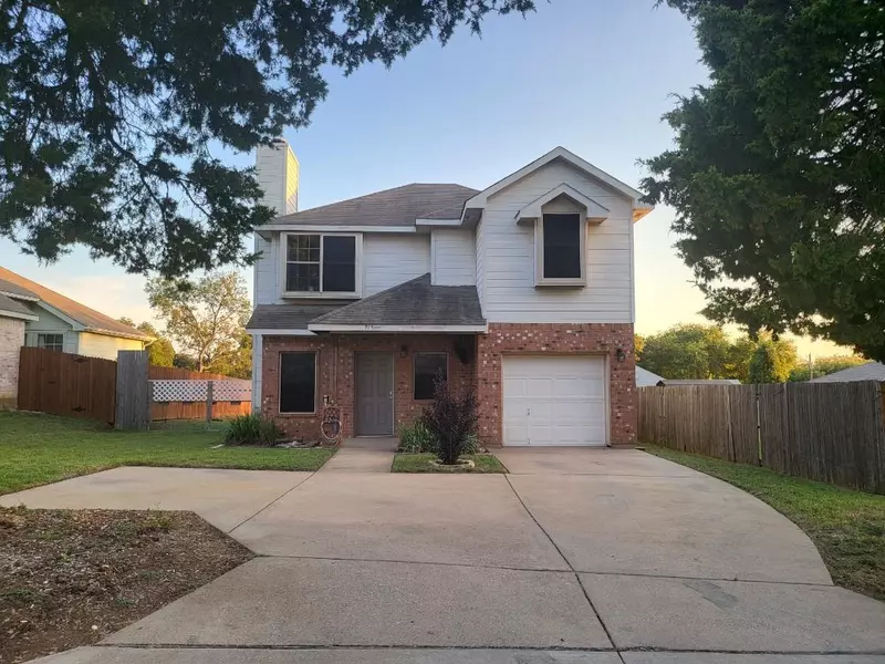 915 W Atchley Avenue, Alvarado, TX 76009