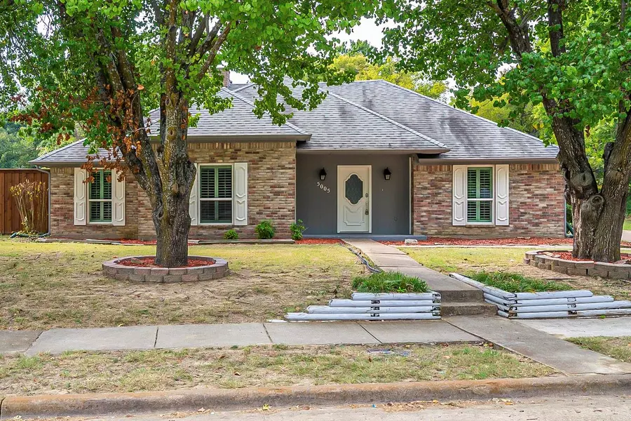 5005 Edgewater Drive, Rowlett, TX 75088