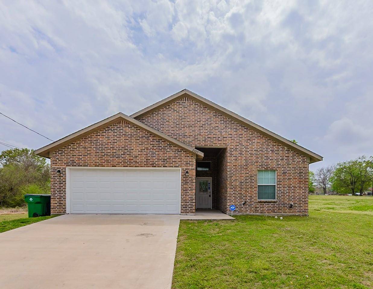 2107 Hemphill Street, Greenville, TX 75401