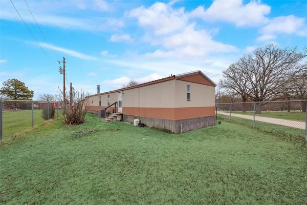 8781 Foster Lane, Quinlan, TX 75474