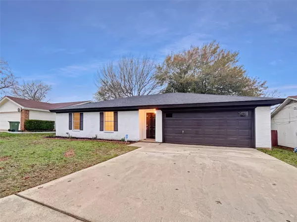 6102 Cool Springs Drive, Arlington, TX 76001